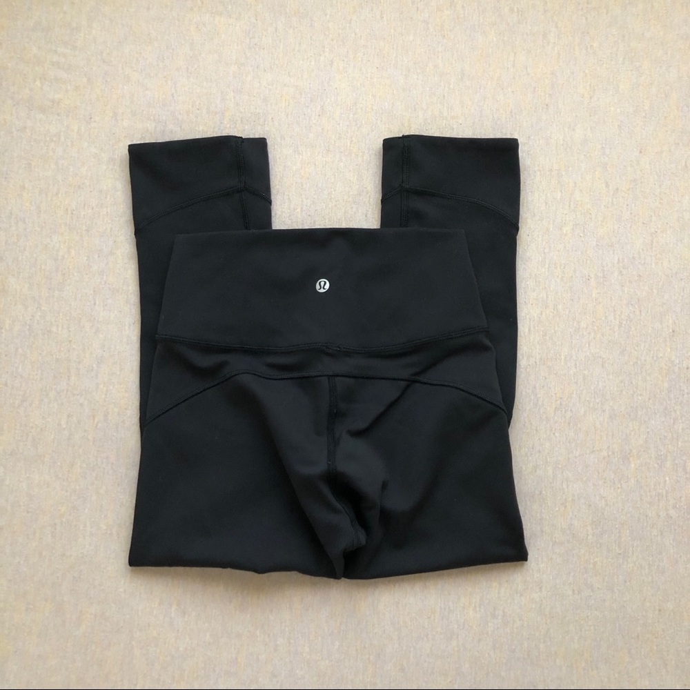 Lululemon black in movement crop leggings - Picture 2 of 4